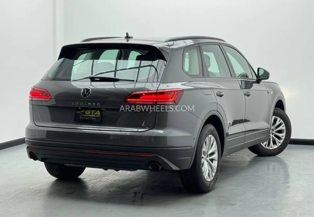Volkswagen Touareg 2023 for Sale in Dubai Image-4
