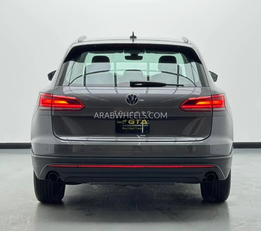 Volkswagen Touareg 2023 for Sale in Dubai Image-5