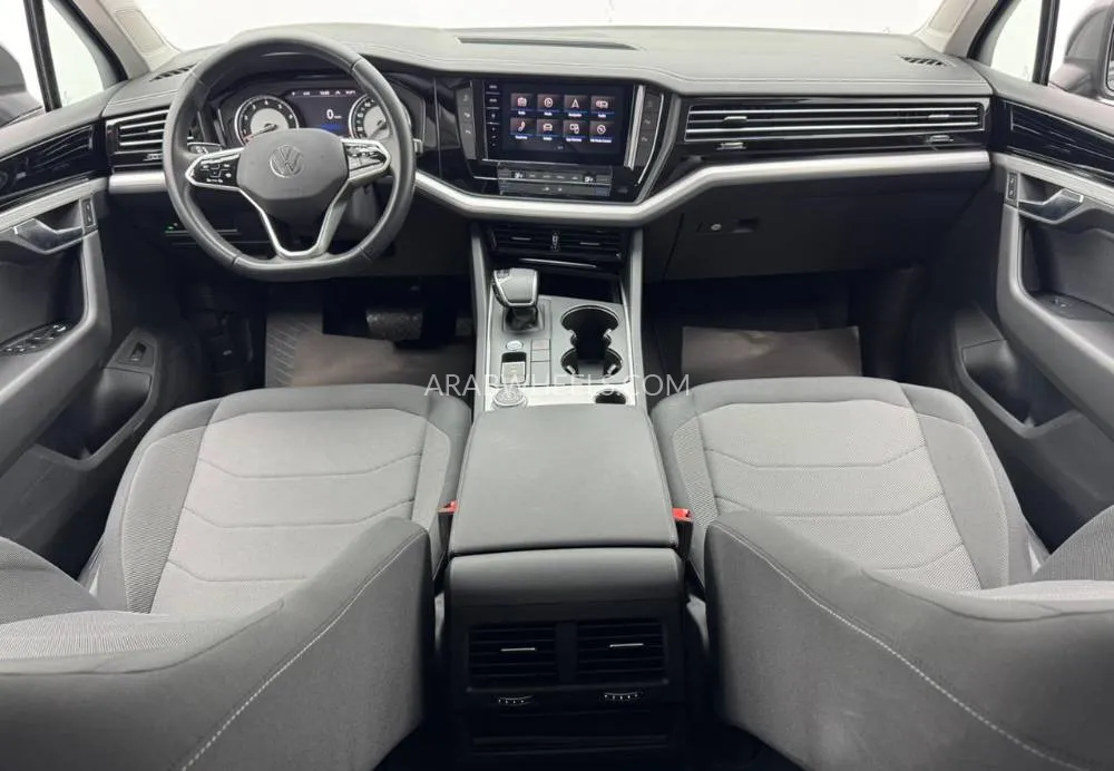 Volkswagen Touareg 2023 for Sale in Dubai Image-10