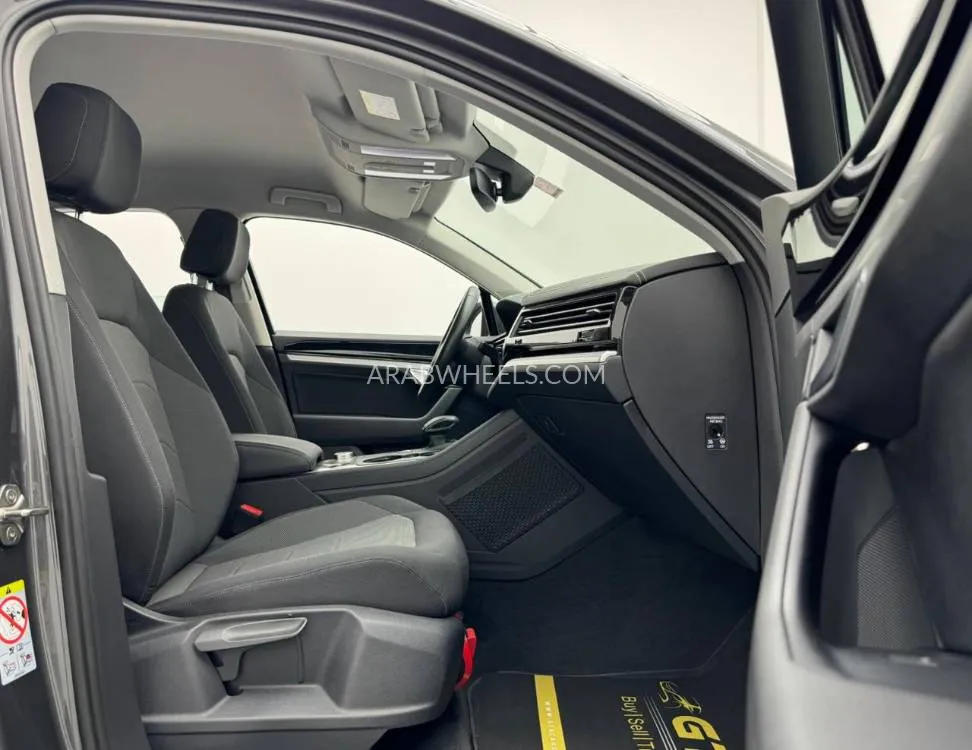 Volkswagen Touareg 2023 for Sale in Dubai Image-14