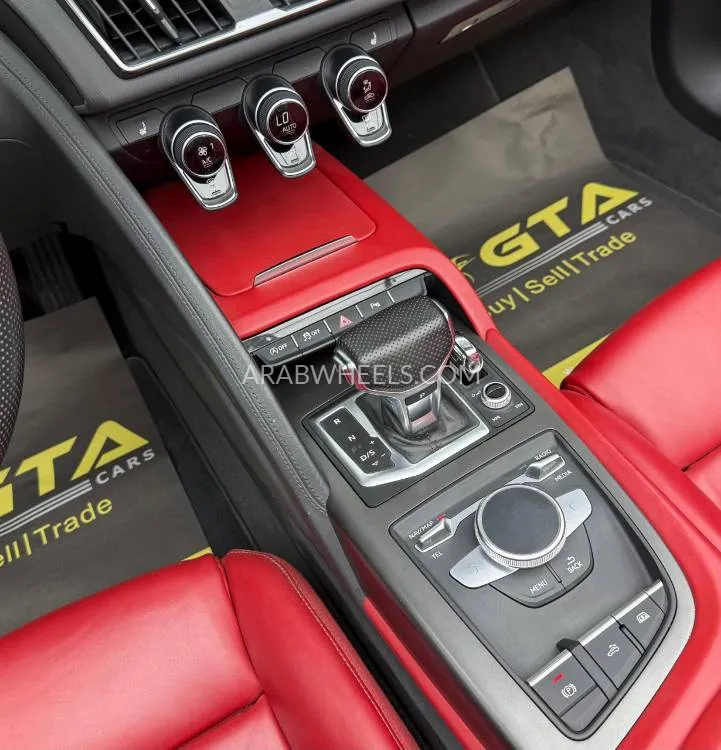 Audi R8 2022 for Sale in Dubai Image-8