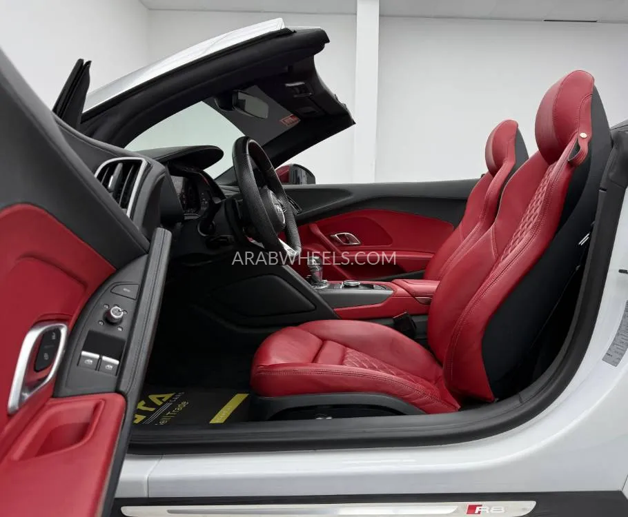 Audi R8 2022 for Sale in Dubai Image-14
