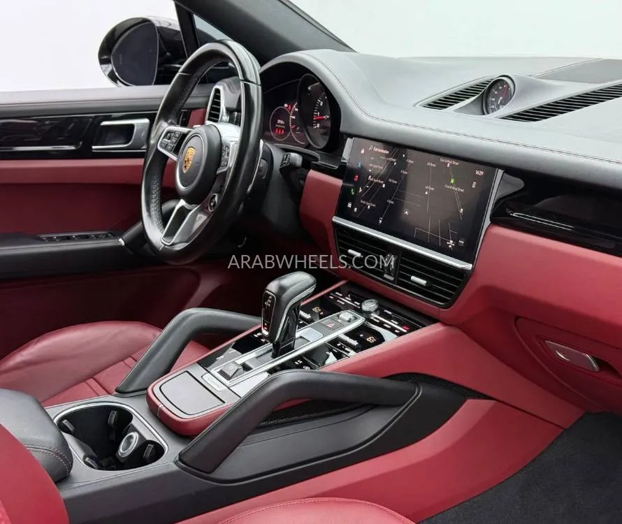 Porsche Cayenne 2022 for Sale in Dubai Image-2