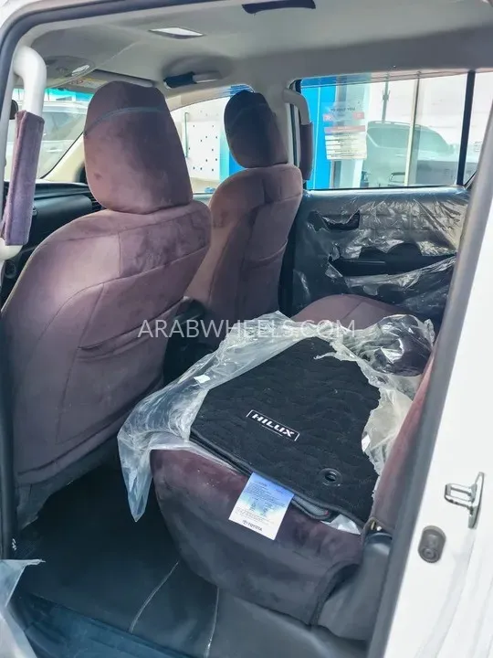 Toyota Hilux 2024 for Sale in Abu Dhabi Image-8