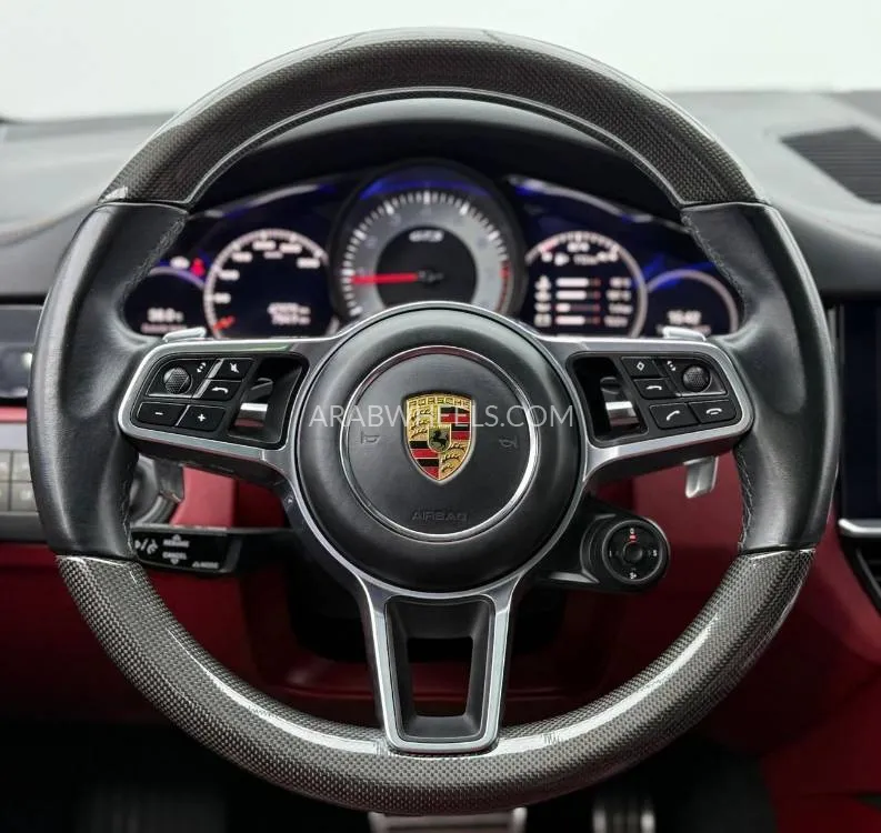 Porsche Cayenne 2022 for Sale in Dubai Image-12