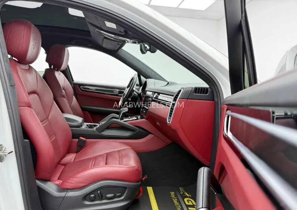 Porsche Cayenne 2022 for Sale in Dubai Image-15