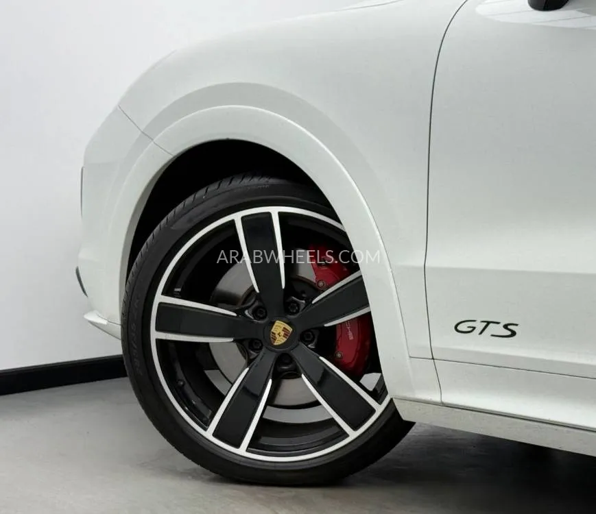 Porsche Cayenne 2022 for Sale in Dubai Image-17