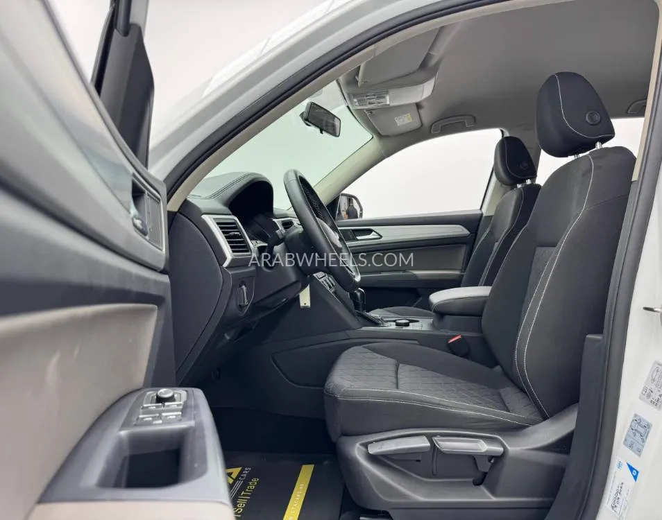 Volkswagen Teramont 2021 for Sale in Dubai Image-15