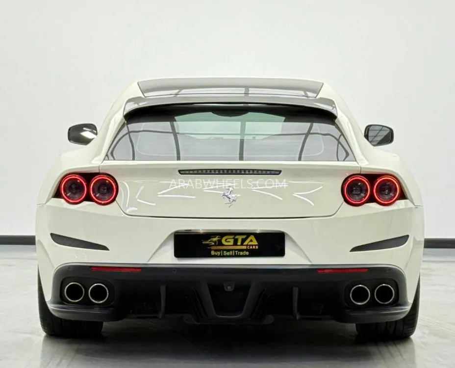 Ferrari Gtc4lusso 2018 for Sale in Dubai Image-2