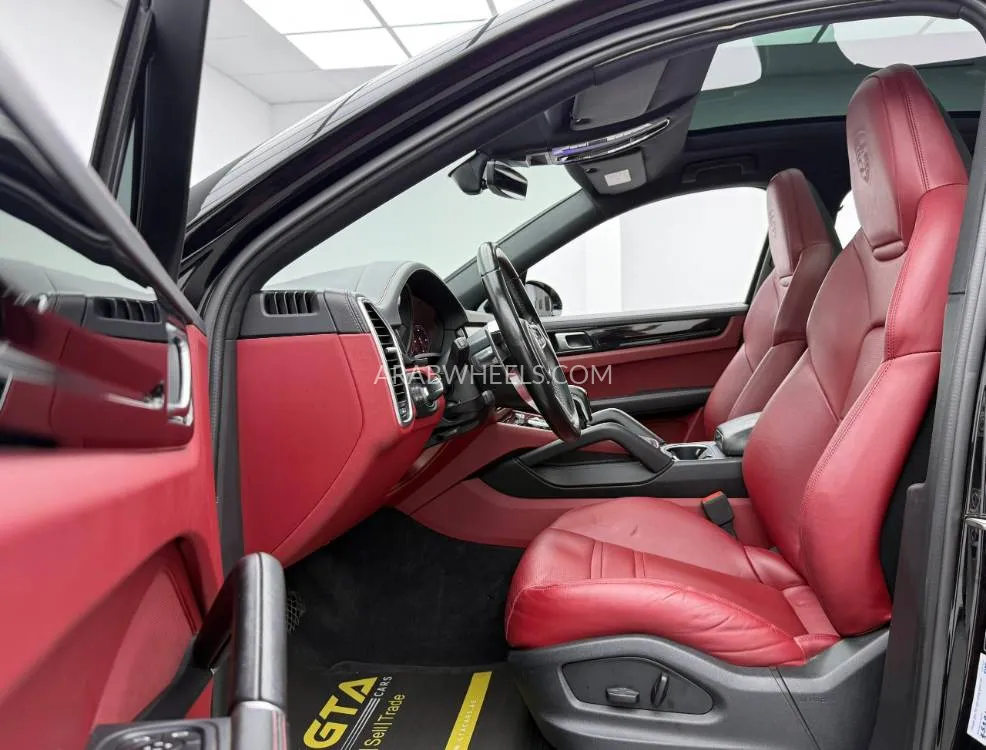Porsche Cayenne 2022 for Sale in Dubai Image-17