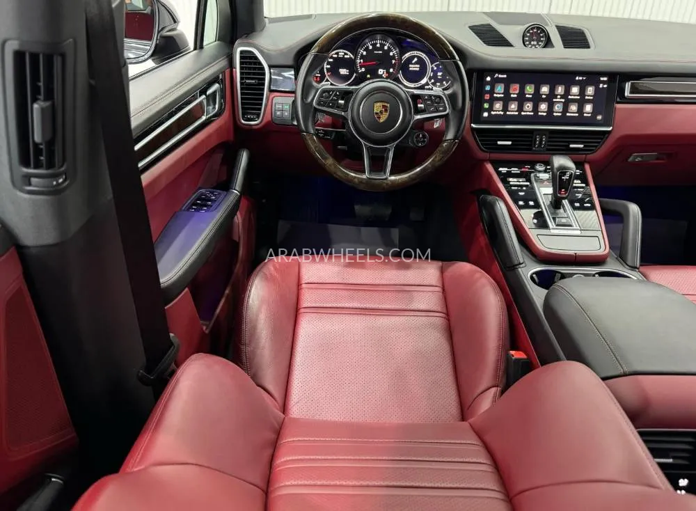 Porsche Cayenne 2022 for Sale in Dubai Image-8