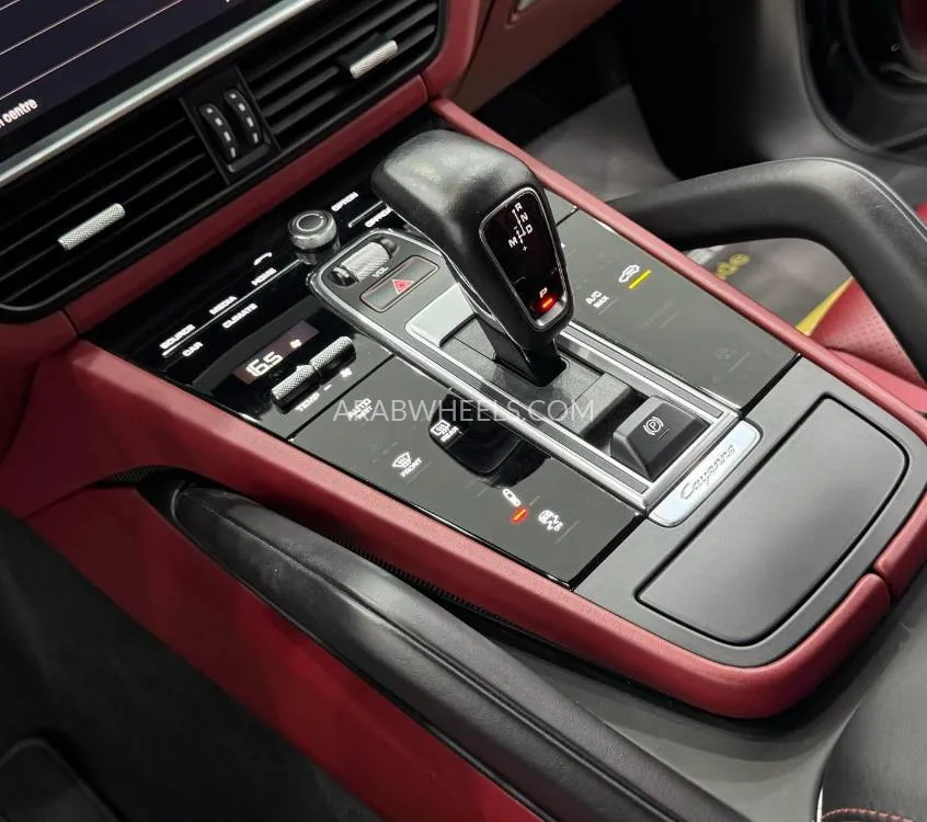 Porsche Cayenne 2022 for Sale in Dubai Image-9