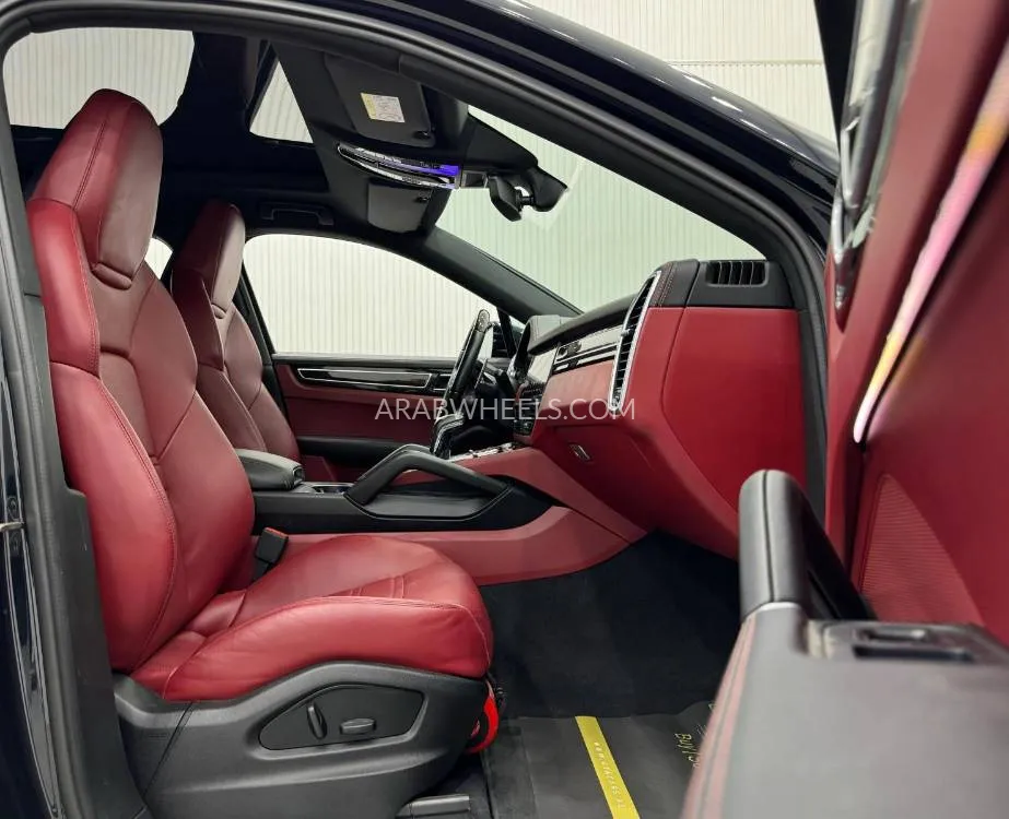 Porsche Cayenne 2022 for Sale in Dubai Image-13