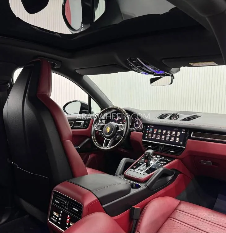 Porsche Cayenne 2022 for Sale in Dubai Image-14