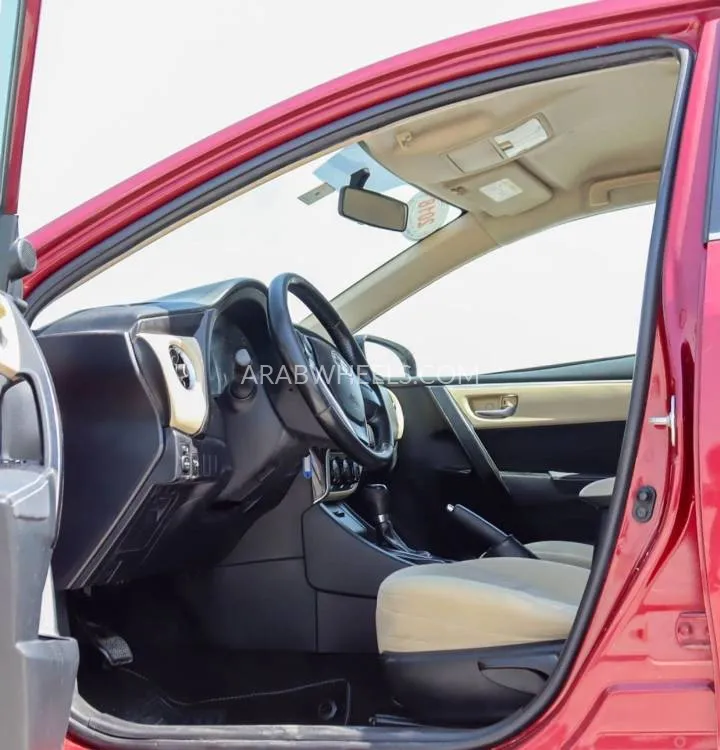 Toyota Corolla 2018 for Sale in Sharjah Image-8