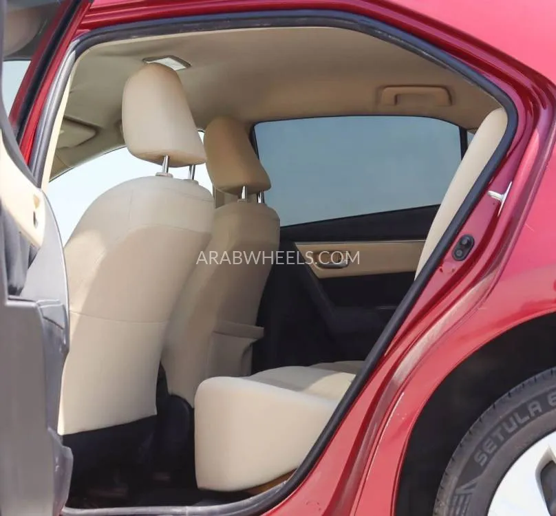 Toyota Corolla 2018 for Sale in Sharjah Image-10