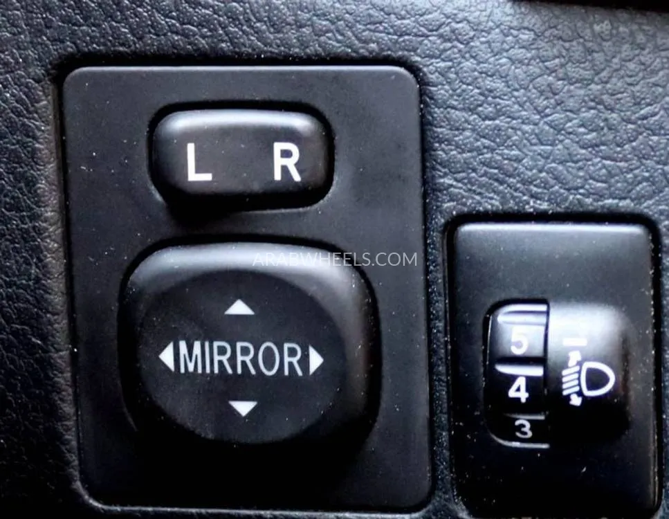 Toyota Corolla 2018 for Sale in Sharjah Image-13