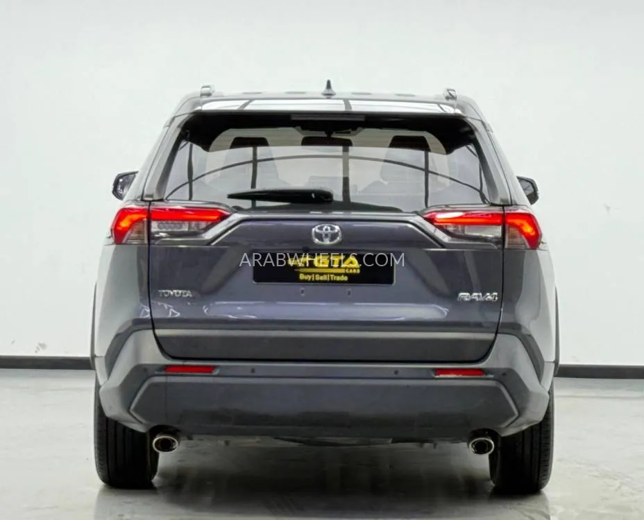 Toyota Rav4 2022 for Sale in Dubai Image-4
