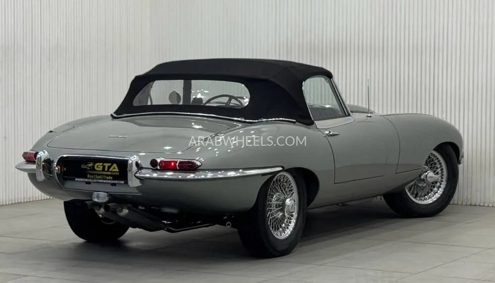 Jaguar E Type 1963 for Sale in Dubai Image-4