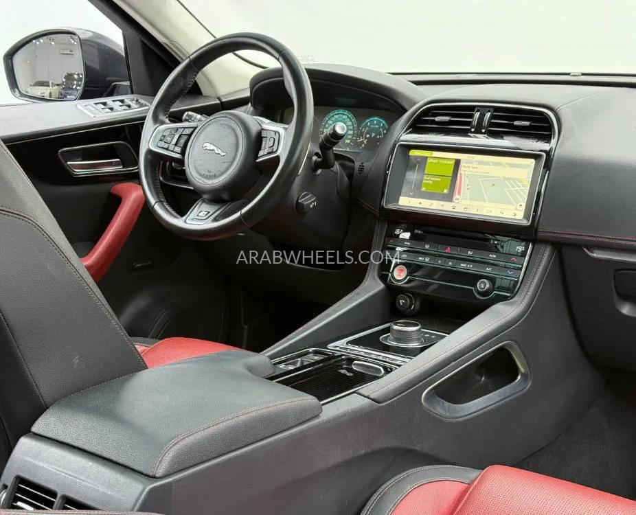 Jaguar F Pace 2018 for Sale in Dubai Image-7