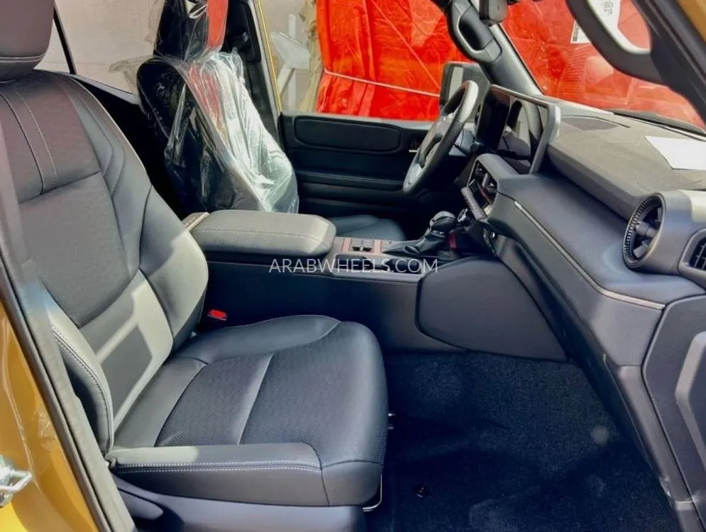 Toyota Land Cruiser Prado 2024 for Sale in Dubai Image-10