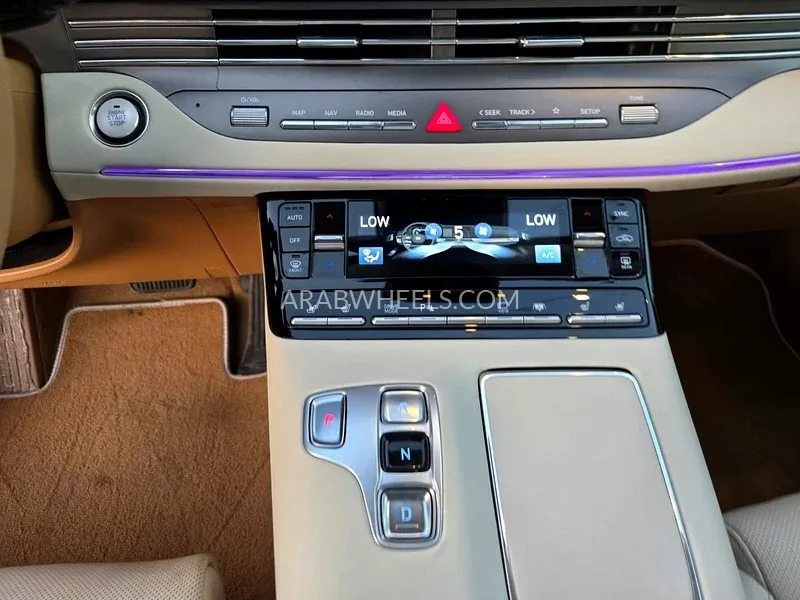 Hyundai Azera 2023 for Sale in Fujairah Image-18