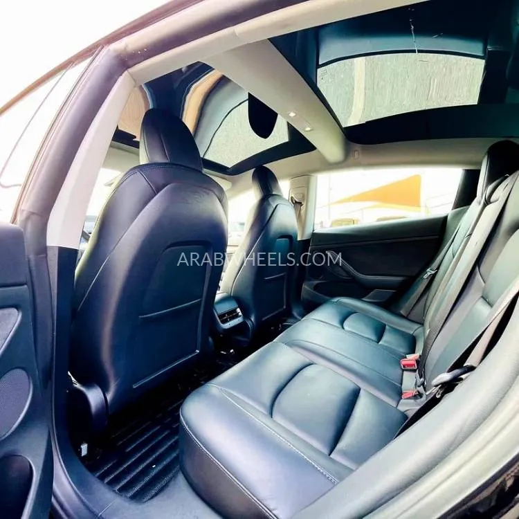 Tesla Model 3 2022 for Sale in Fujairah Image-11