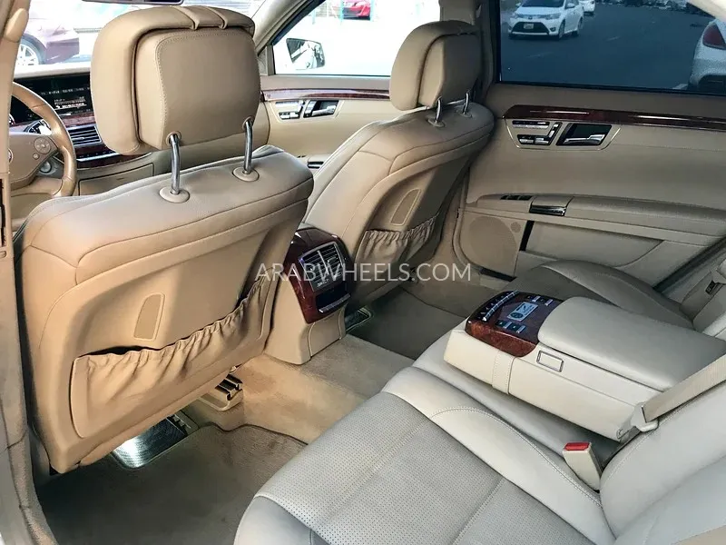 Mercedes Benz CLS Class 2010 for Sale in Dubai Image-10