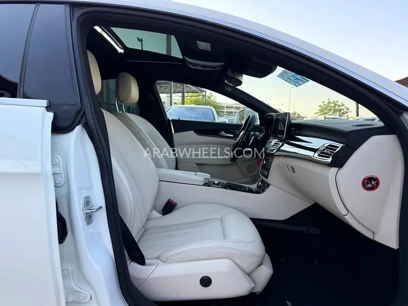 Mercedes Benz CLS Class 2016 for Sale in Dubai Image-16