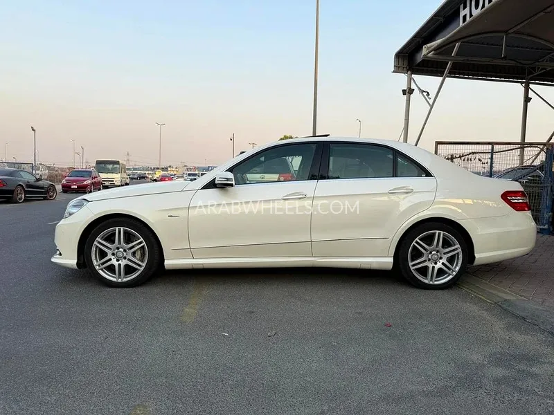 Mercedes Benz E Class 2012 for Sale in Dubai Image-4