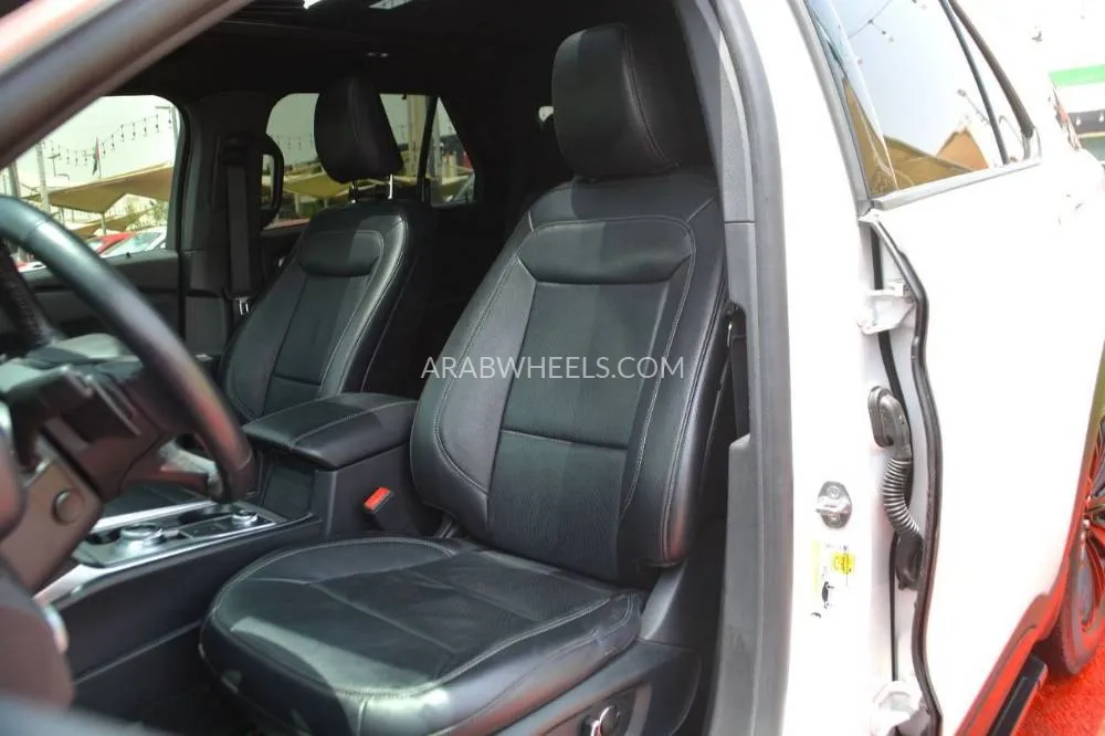 Ford Explorer 2020 for Sale in Sharjah Image-19
