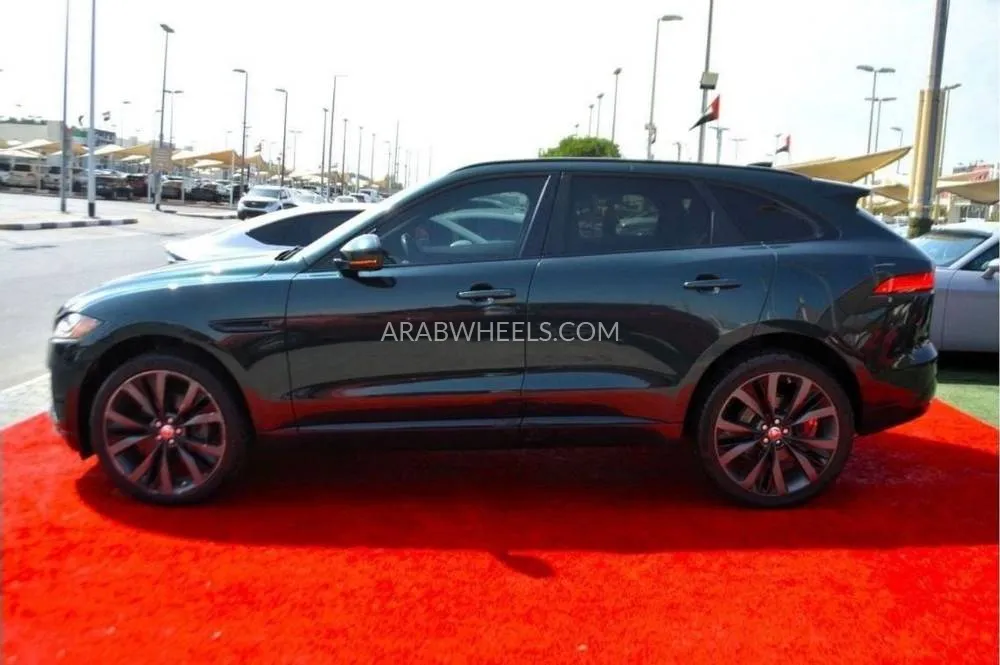 Jaguar F Pace 2018 for Sale in Sharjah Image-9