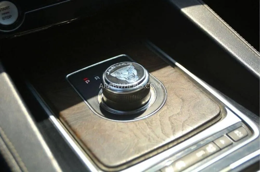 Jaguar F Pace 2018 for Sale in Sharjah Image-18