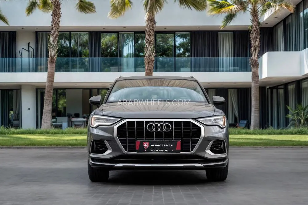 Audi Q3 2020 for Sale in Dubai Image-4