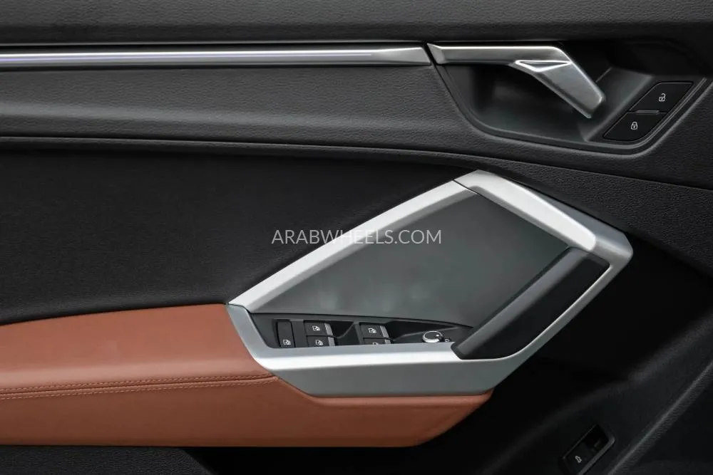 Audi Q3 2020 for Sale in Dubai Image-13