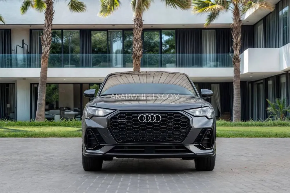 Audi Q3 2022 for Sale in Dubai Image-19