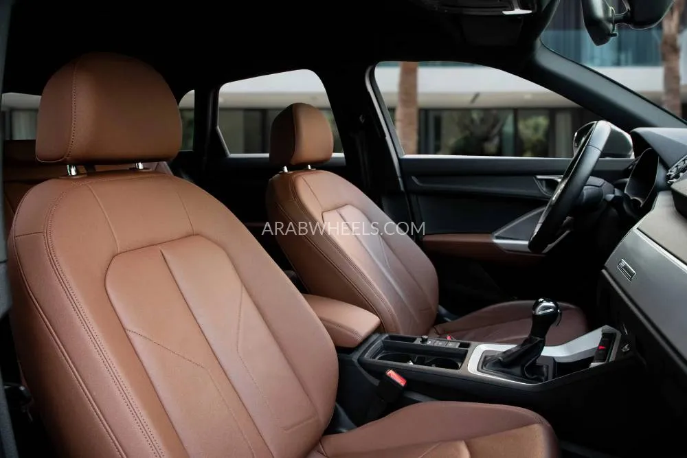 Audi Q3 2023 for Sale in Dubai Image-11