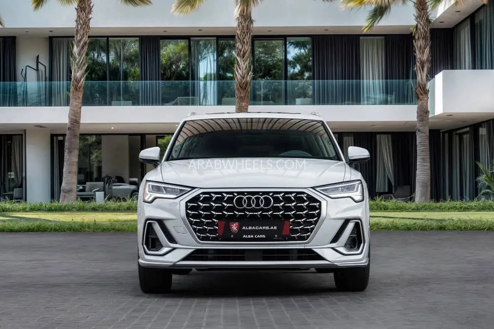 Audi Q3 2024 for Sale in Dubai Image-4