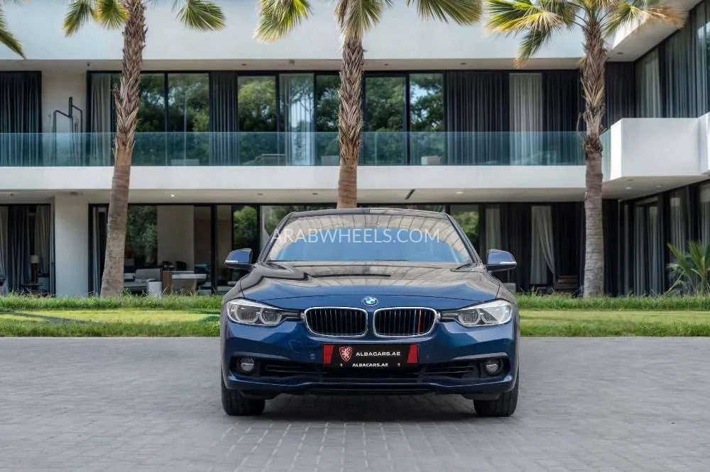 BMW 3 series 2018 for Sale in Dubai Image-4