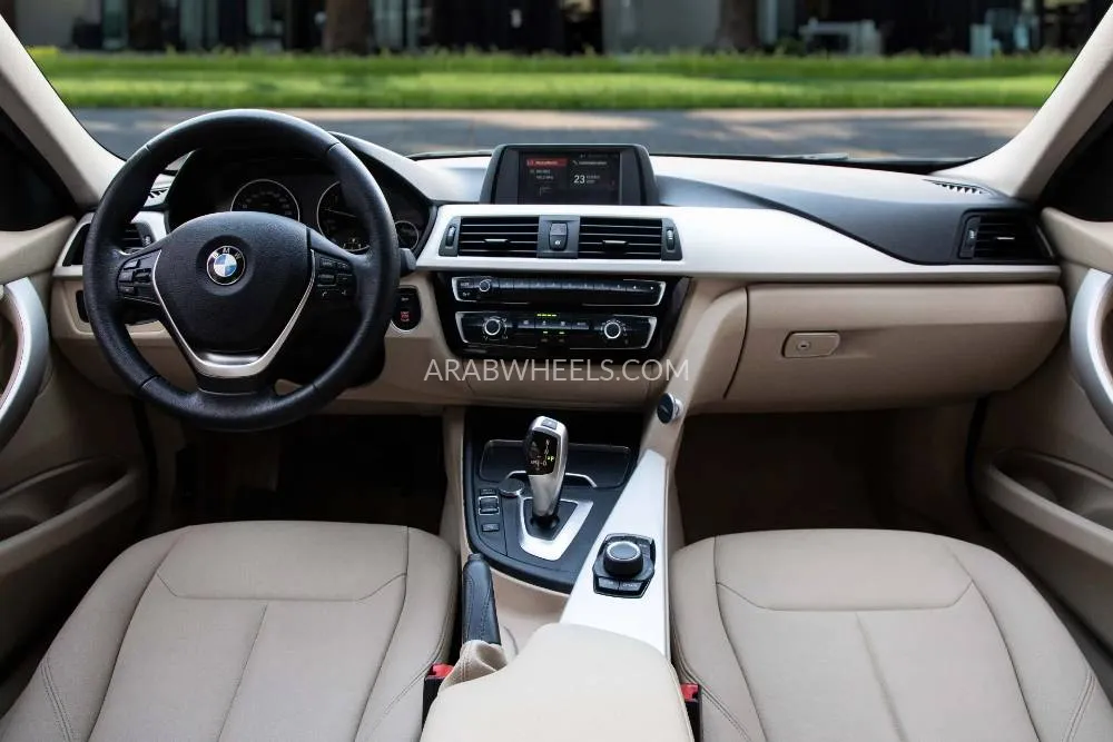BMW 3 series 2018 for Sale in Dubai Image-7