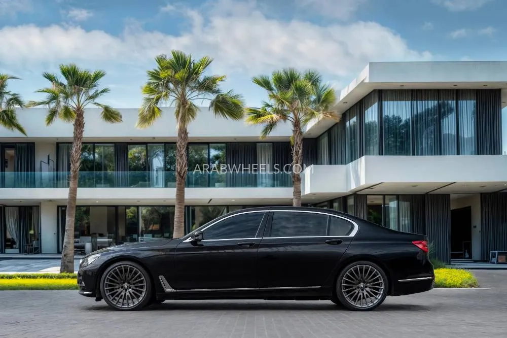 BMW 7 series 2018 for Sale in Dubai Image-19