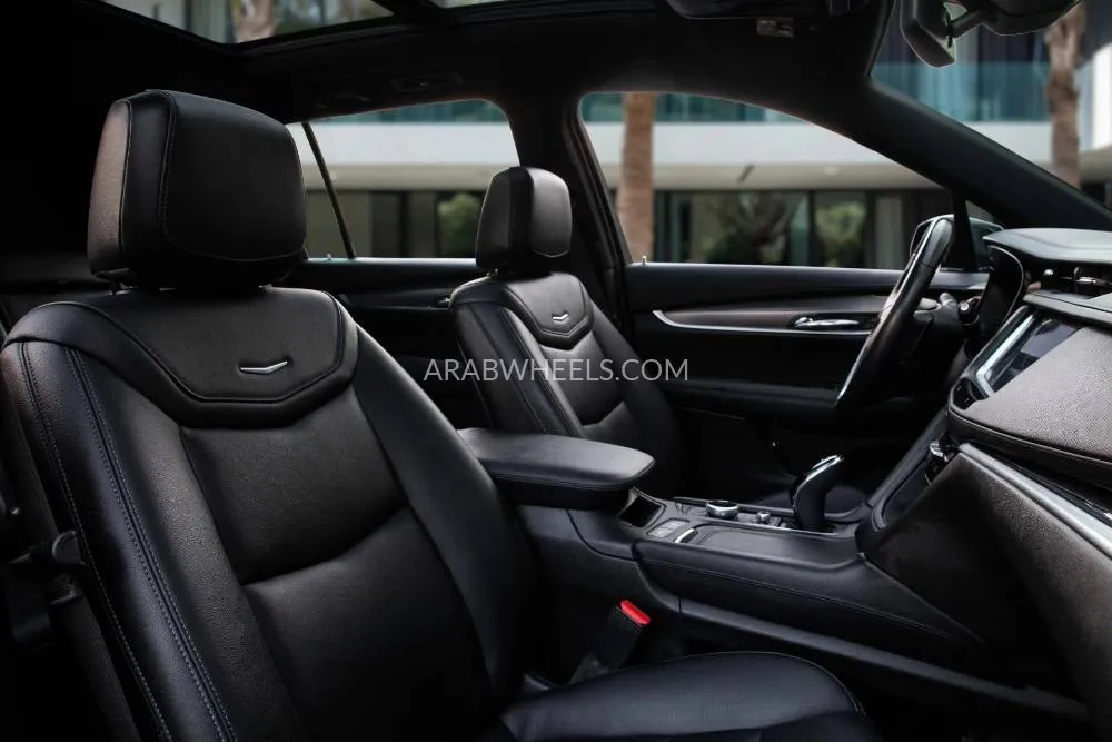 Cadillac XT6 2023 for Sale in Dubai Image-11