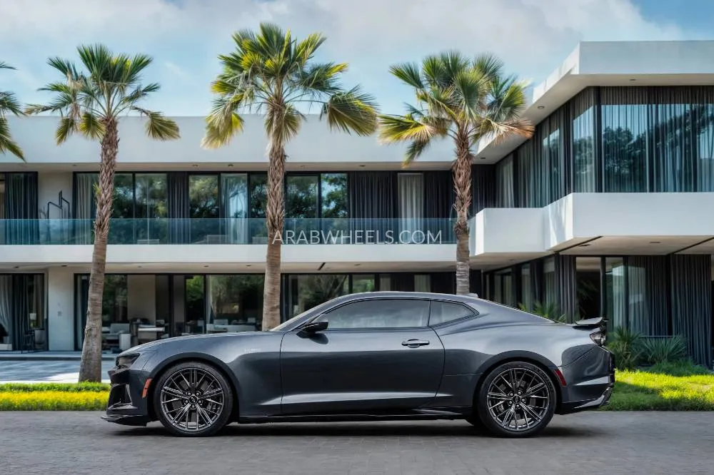 Chevrolet Camaro 2023 for Sale in Dubai Image-2