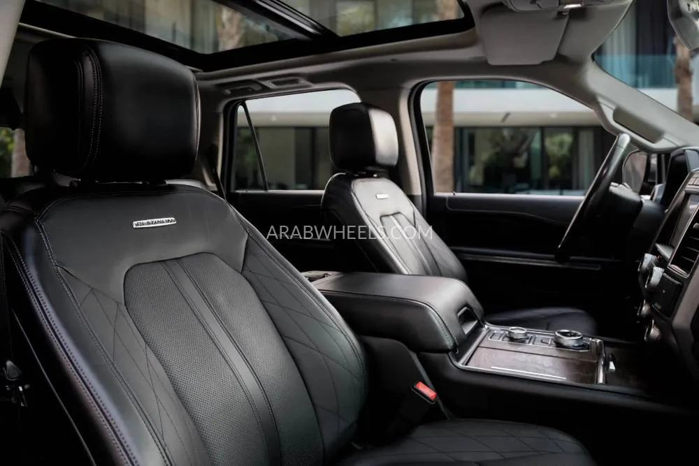 Ford Expedition 2019 for Sale in Dubai Image-11