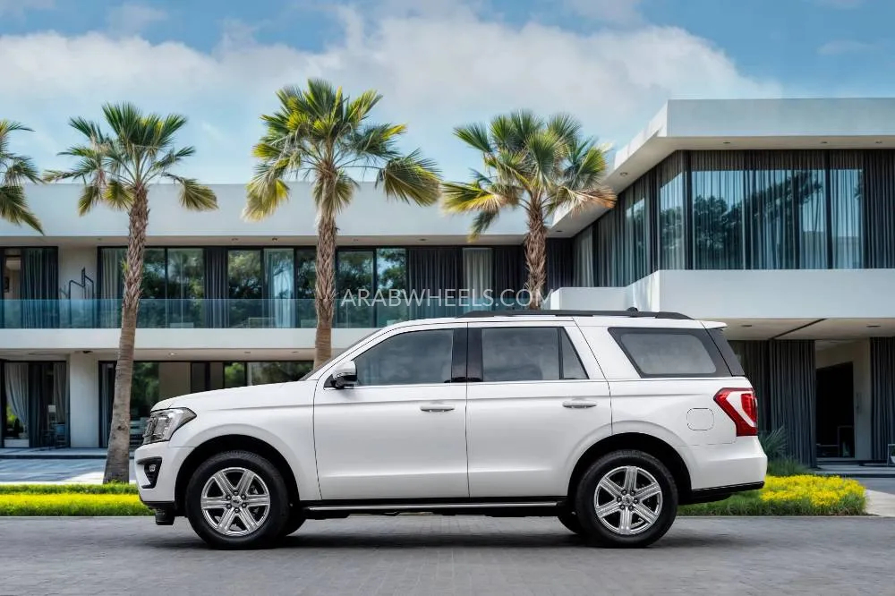 Ford Expedition 2019 for Sale in Dubai Image-2