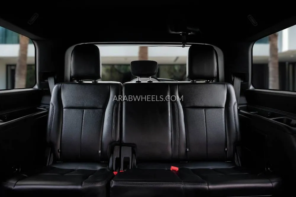Ford Expedition 2019 for Sale in Dubai Image-12