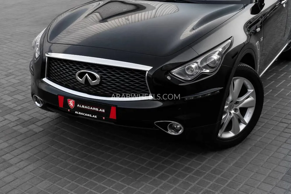 Infiniti QX70 2019 for Sale in Dubai Image-7