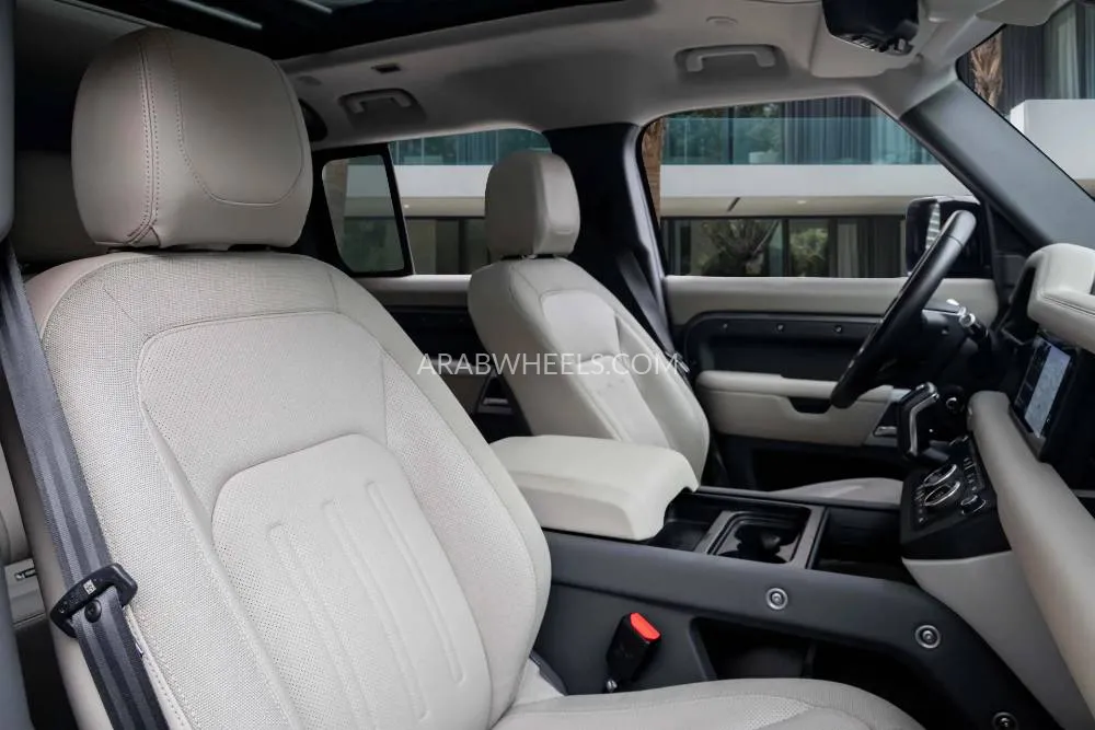 Land Rover Defender 2020 for Sale in Dubai Image-11