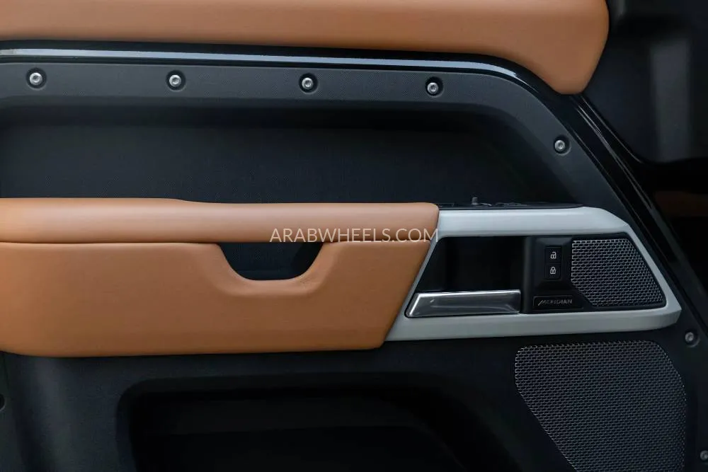 Land Rover Defender 2024 for Sale in Dubai Image-13