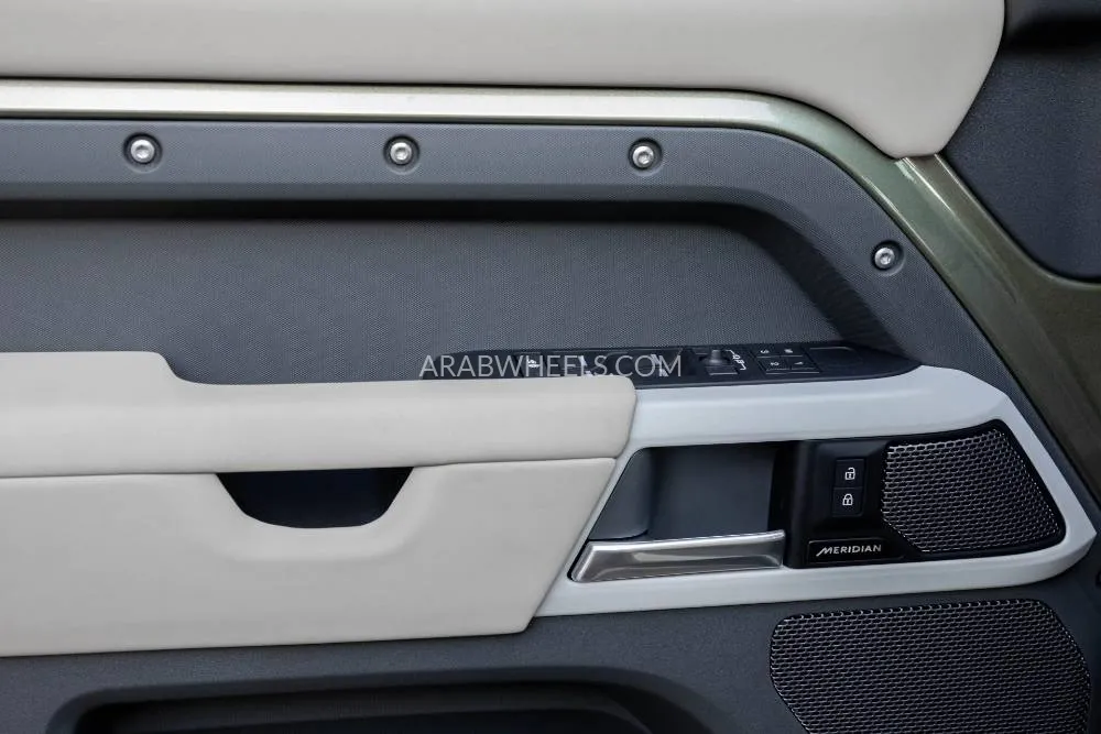 Land Rover Defender 2024 for Sale in Dubai Image-15